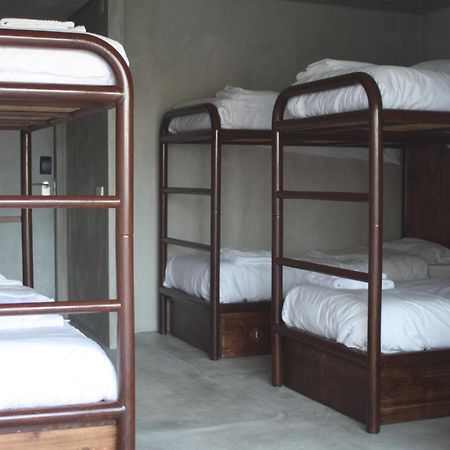 N1 Hostel Apartments And Suites Santarém Room photo