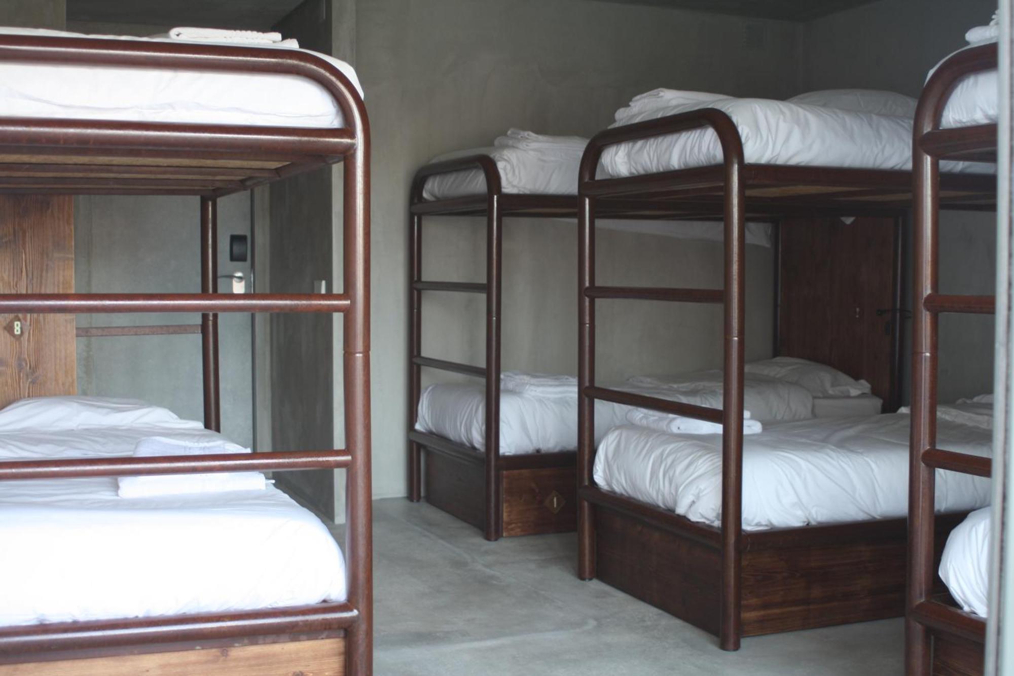 N1 Hostel Apartments And Suites Santarém Room photo