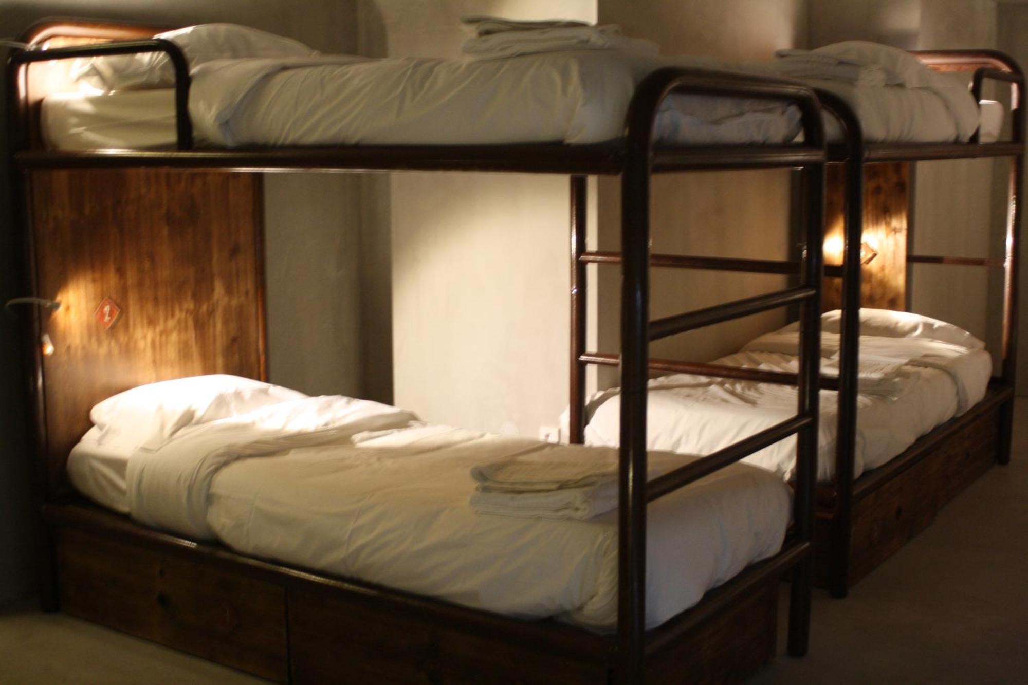 N1 Hostel Apartments And Suites Santarém Room photo