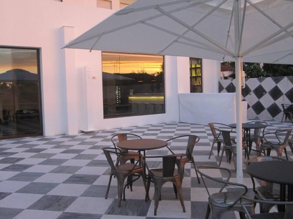 N1 Hostel Apartments And Suites Santarém Exterior photo